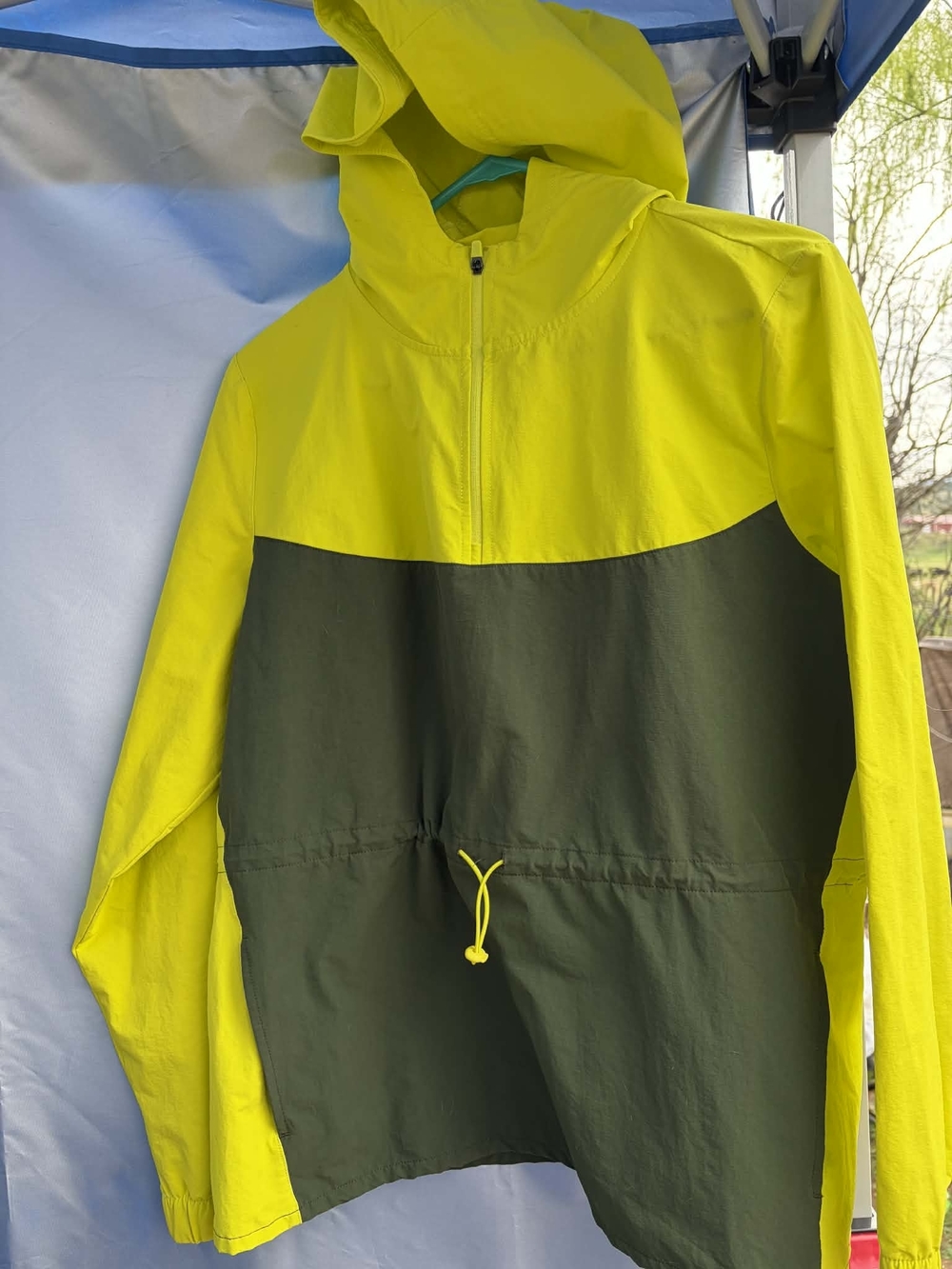 Xersion Quick Dri Neon Yellow Green Windbreaker Jacket Hooded Size L
